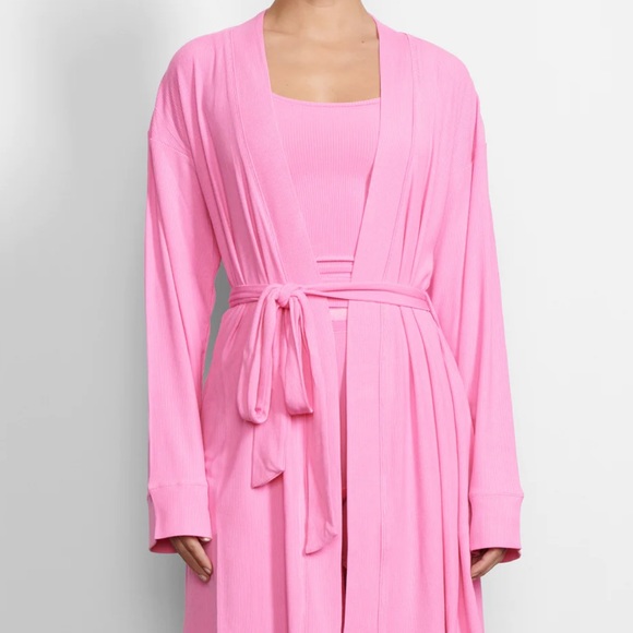 🆕SKIMS BUBBLE GUM PINK SOFT LOUNGE BELTED ROBE S/M NWT DEAD-STOCK STYLE - Picture 4 of 6